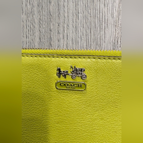 Coach Lime Green Leather Wristlet Chain Strap Clutch Y2K Small Purse - Picture 4 of 10